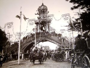 Fotografía original de la antigua feria de abril de Sevilla (entre 1896 y 1921) Fotografía original de la antigua feria de abril de Sevilla (entre 1896 y 1921)
